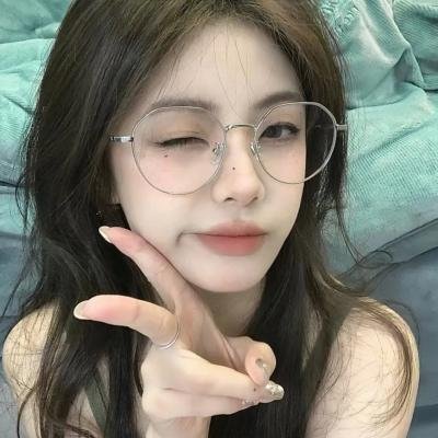 妈妈，抱紧我张小草